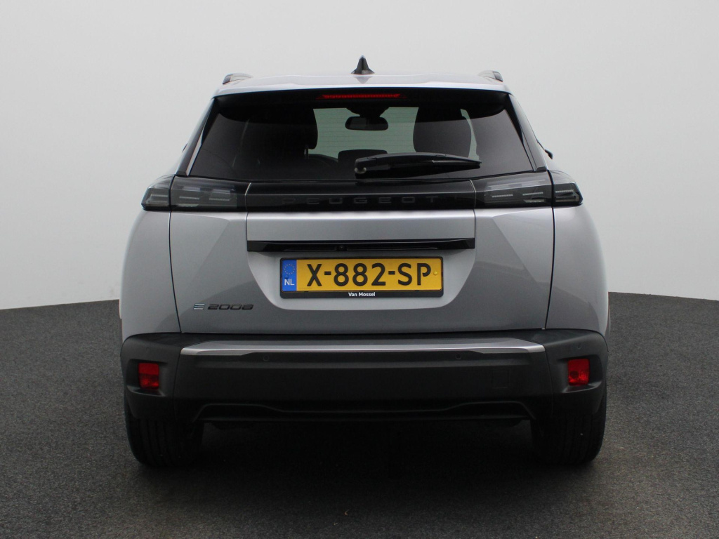 Peugeot E-2008