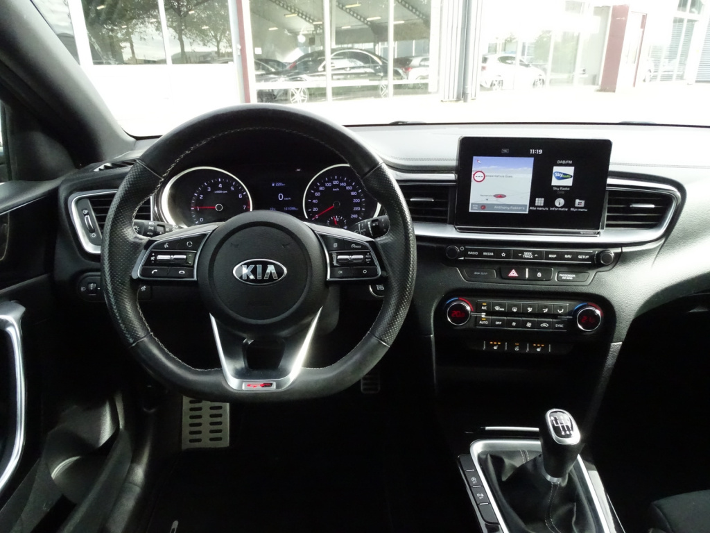Kia Proceed