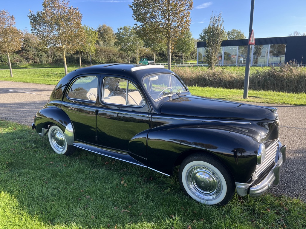 Peugeot 203