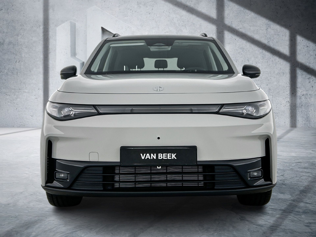Leapmotor C10