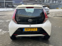 Toyota Aygo 1.0 vvt-i x-play | 1ste eigenaar | navi | apple carplay | achter