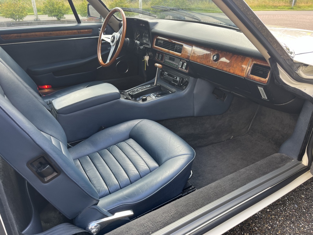 Jaguar Xj