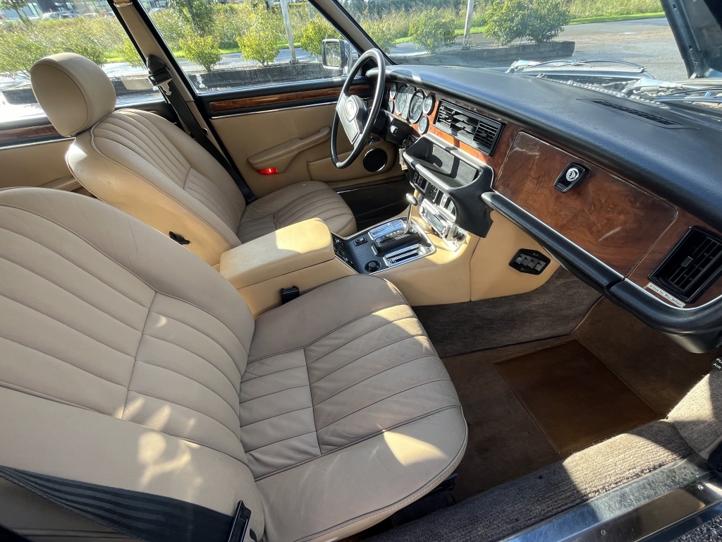 Jaguar Xj