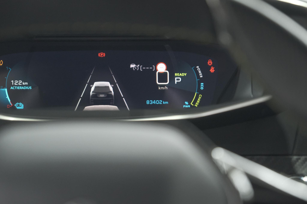 Peugeot E-2008