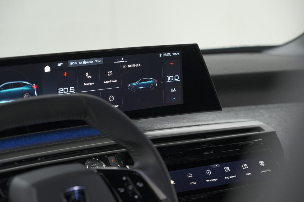 Peugeot E-3008