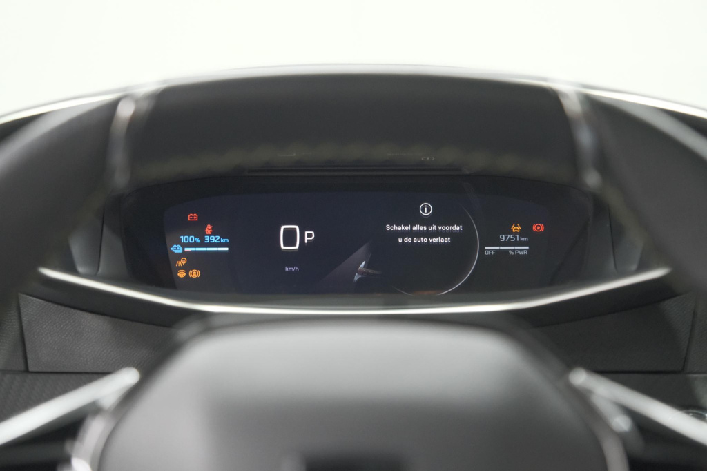 Peugeot E-2008