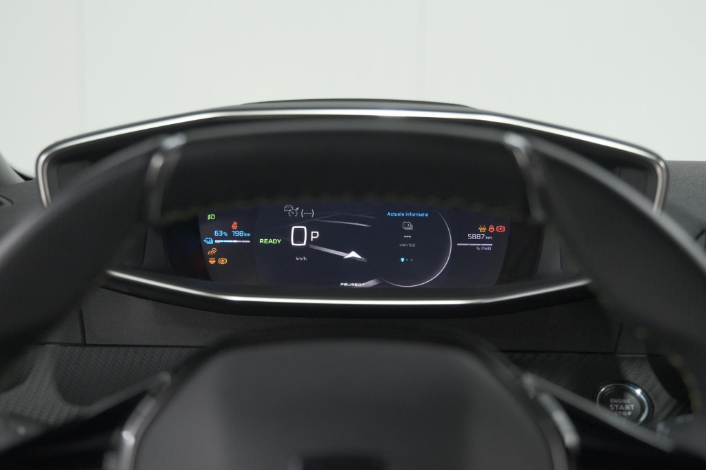 Peugeot E-2008