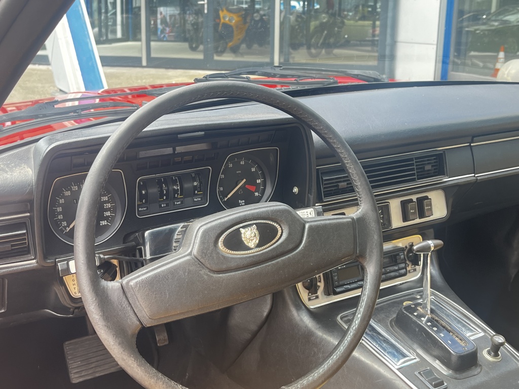 Jaguar Xj