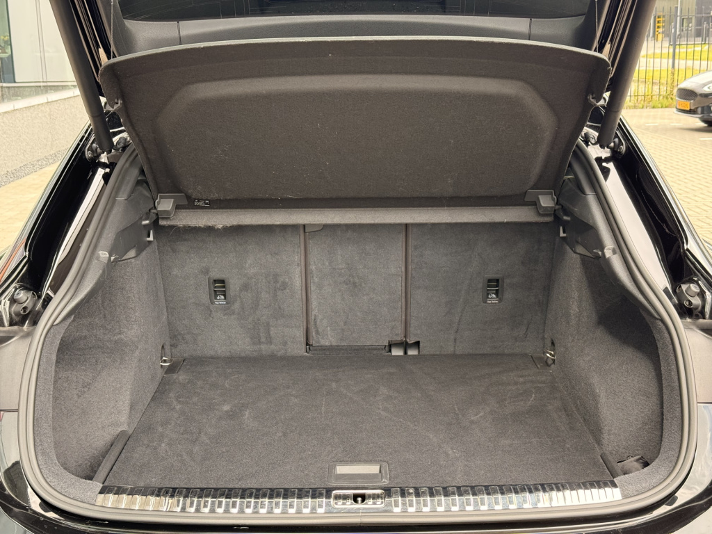 Audi Rsq3
