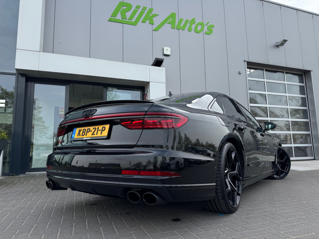 Audi S8