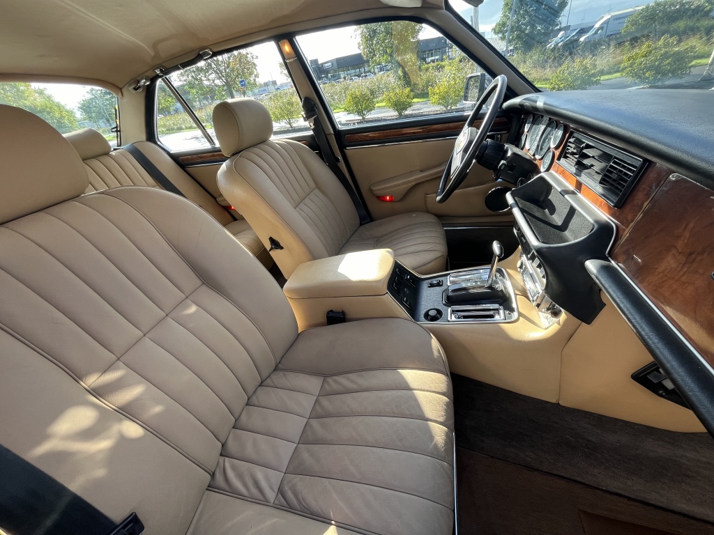 Jaguar Xj