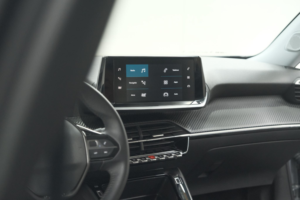 Peugeot E-2008
