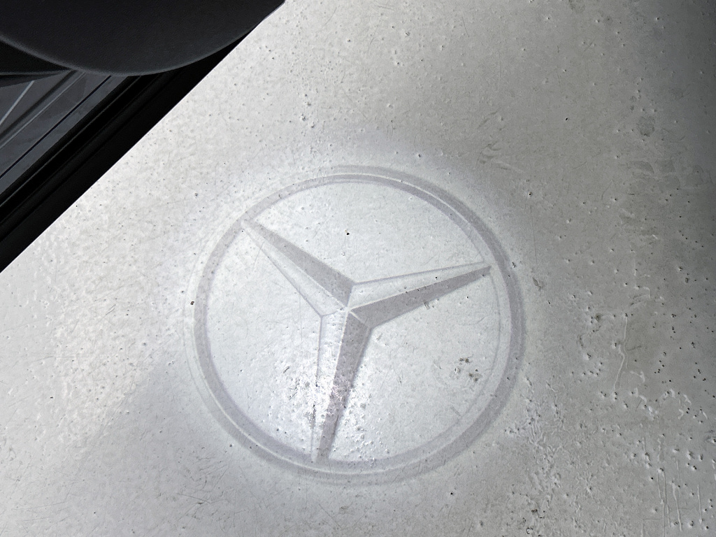 Mercedes-Benz Eqb