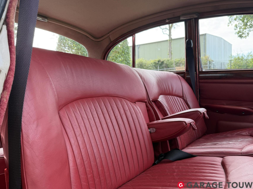 Jaguar S-Type