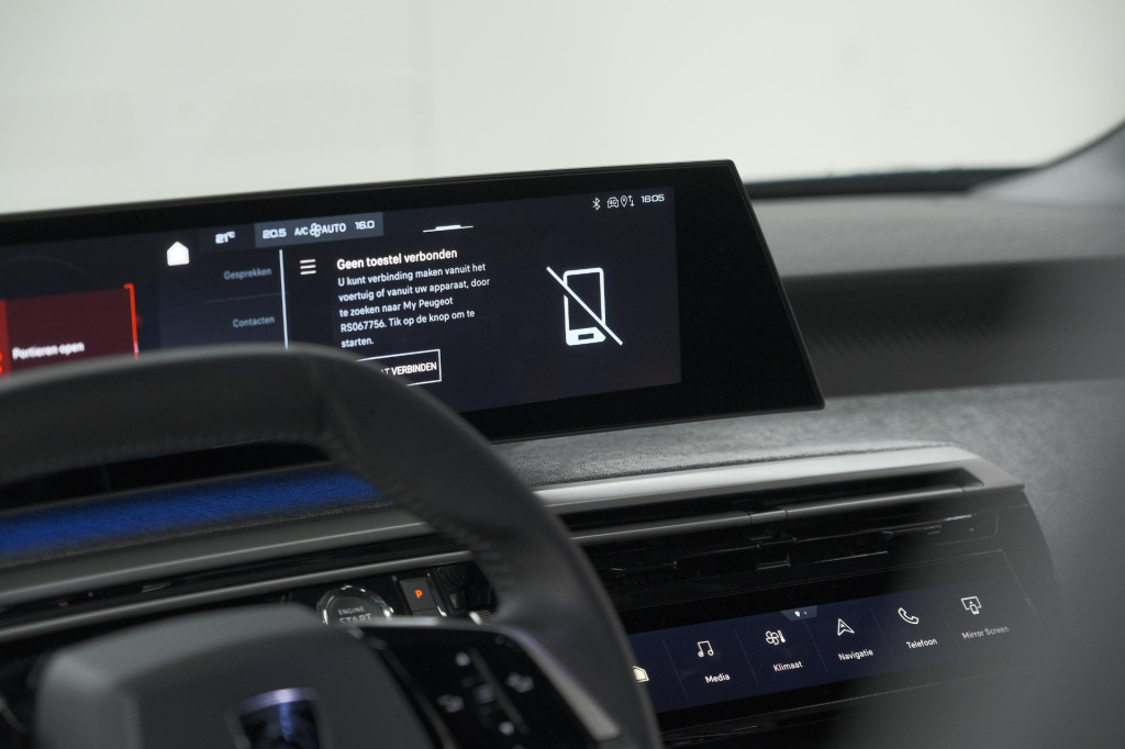 Peugeot E-3008
