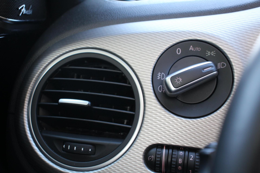 Volkswagen New Beetle