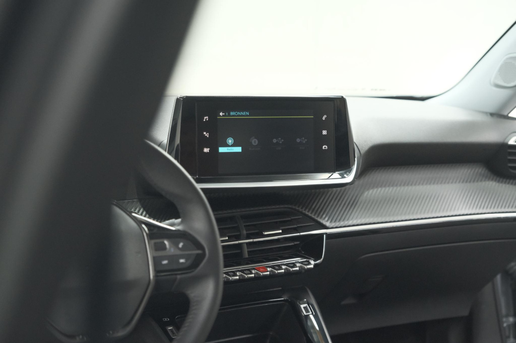Peugeot E-2008
