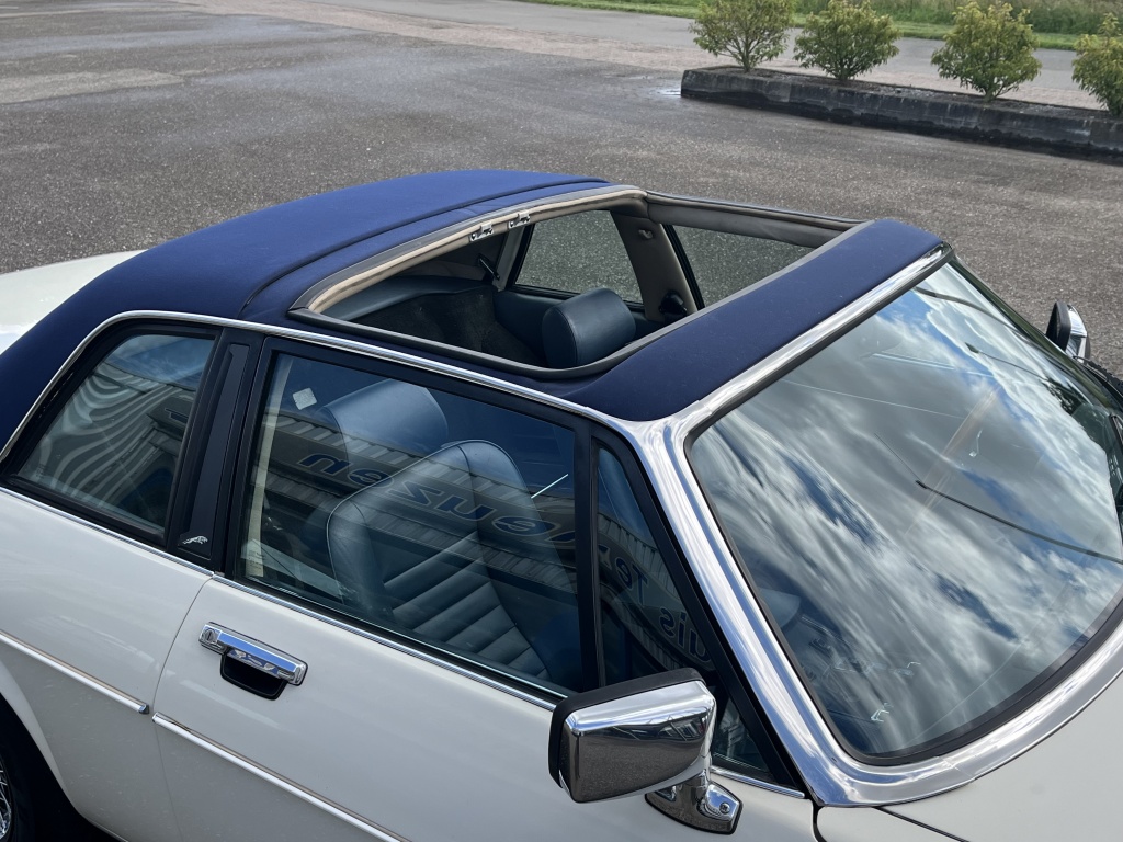Jaguar Xj