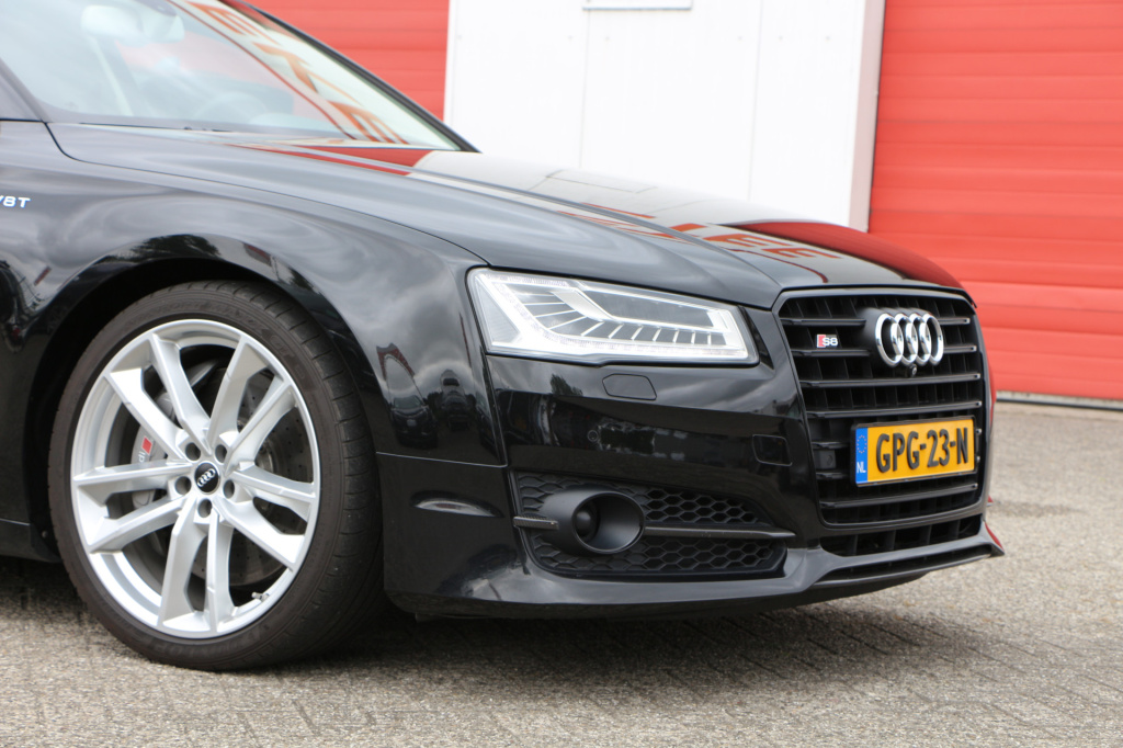 Audi S8