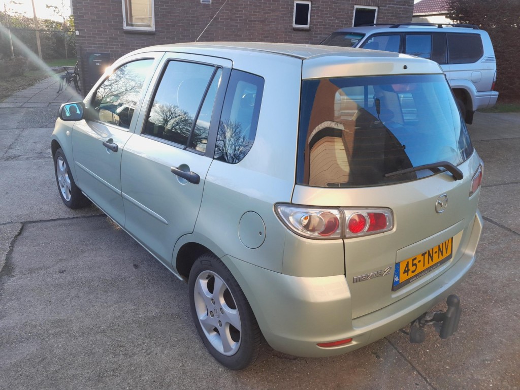 Mazda 2
