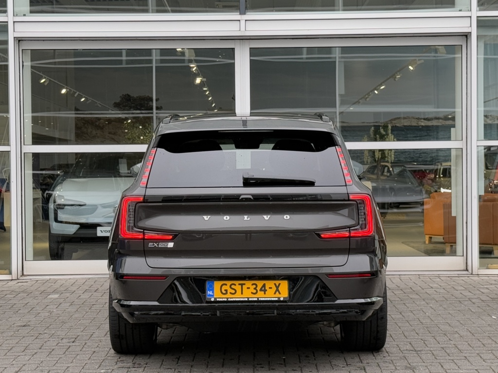 Volvo Ex90