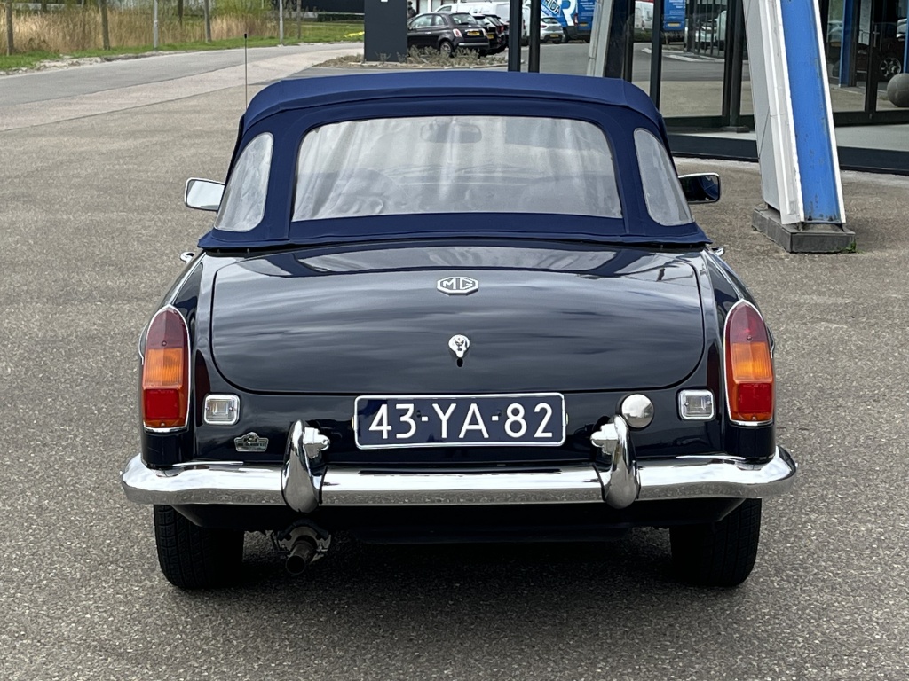 MG B