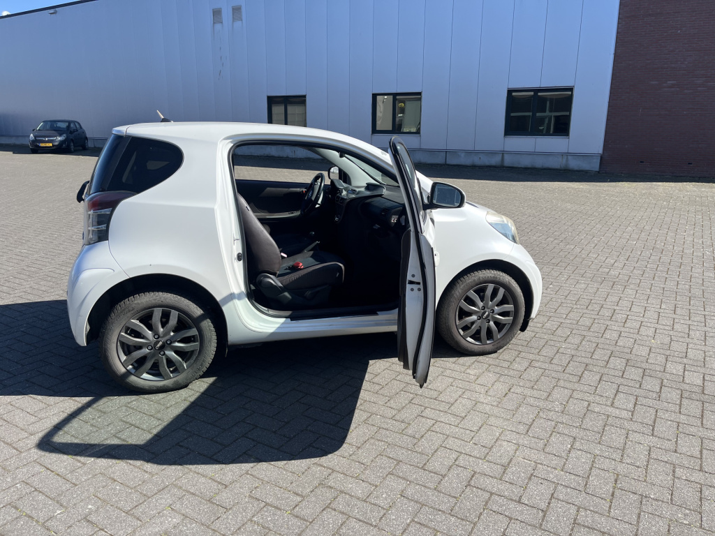 Toyota Iq