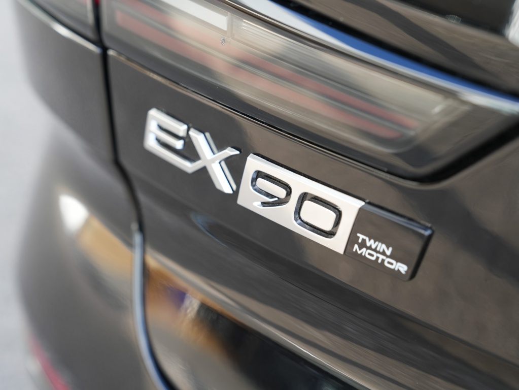 Volvo Ex90