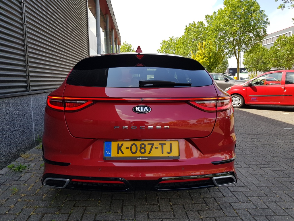 Kia Proceed
