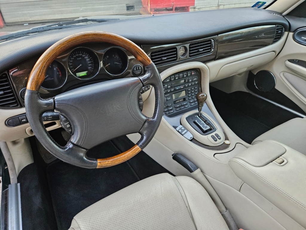 Jaguar Xj