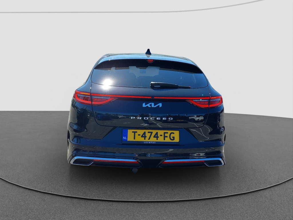 Kia Proceed