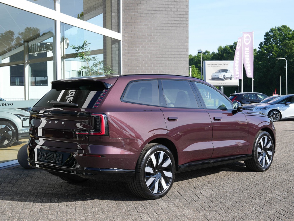 Volvo Ex90
