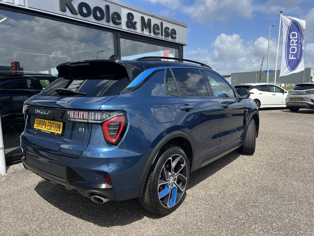 Lynk & Co 01