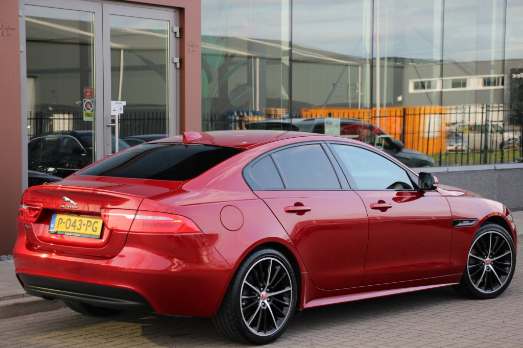 Jaguar Xe