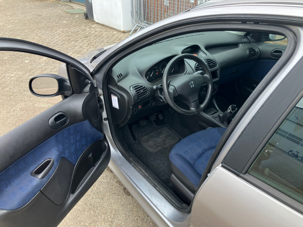 Peugeot 206