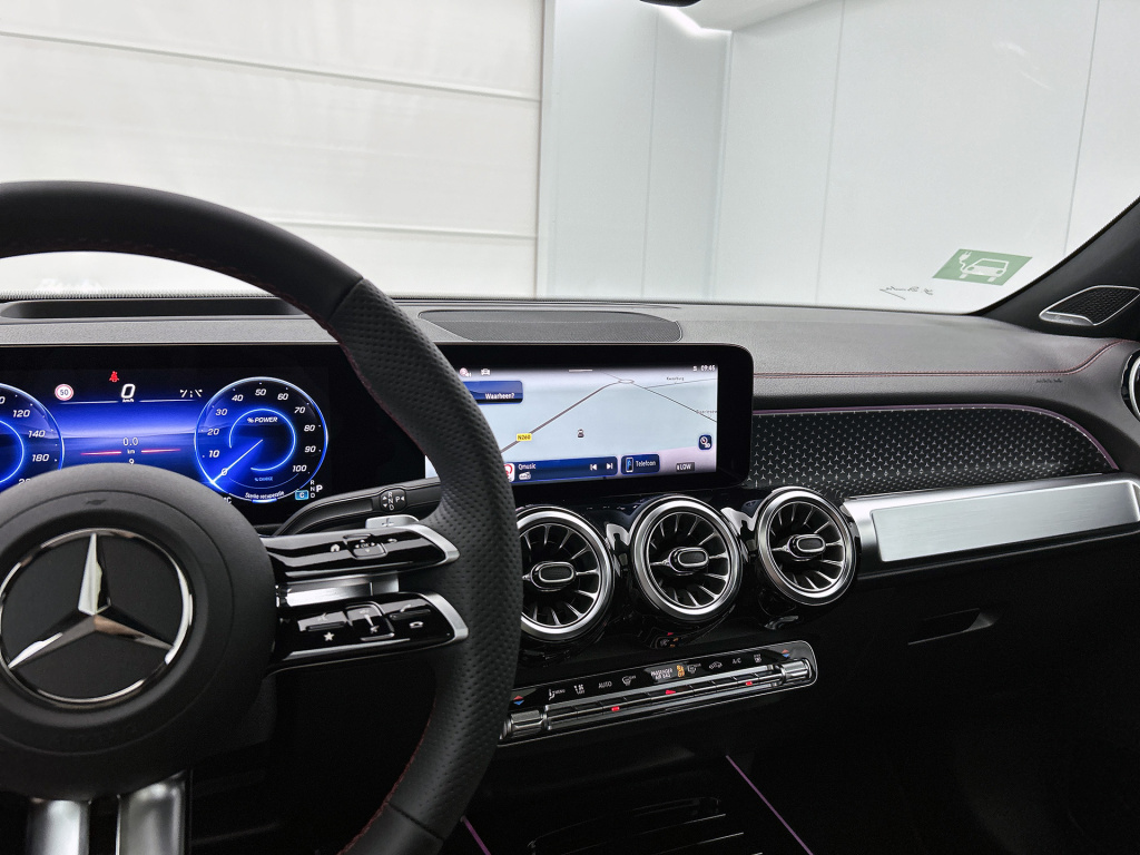 Mercedes-Benz Eqb