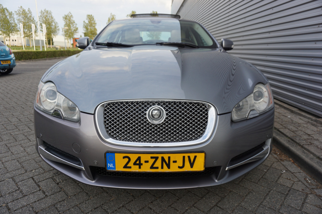 Jaguar XF