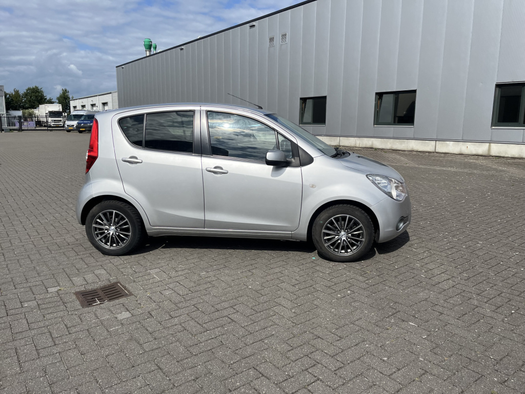 Opel Agila
