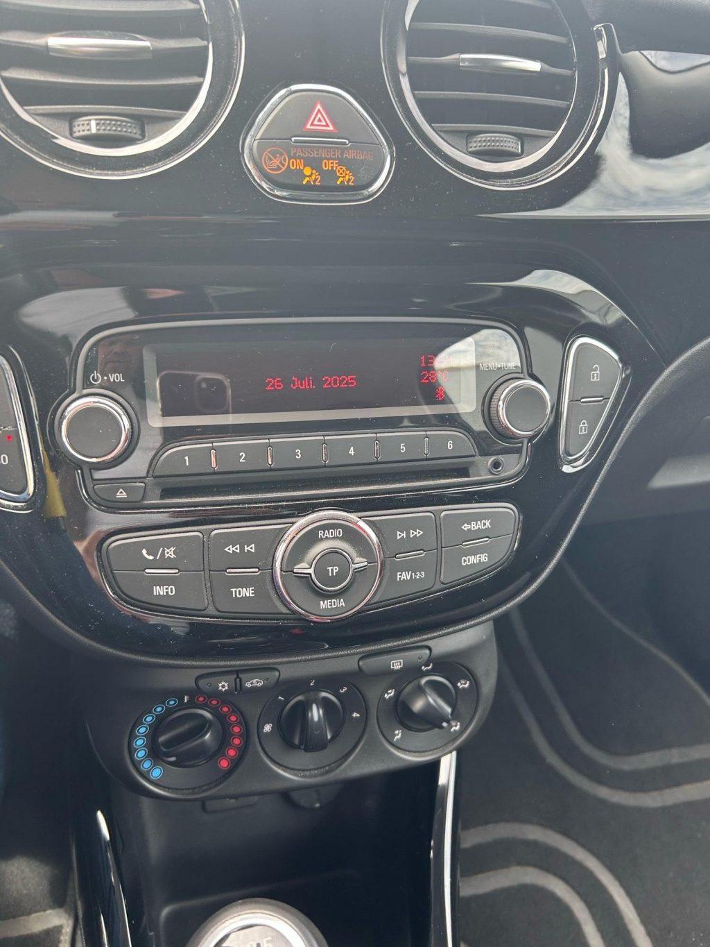 Opel Adam