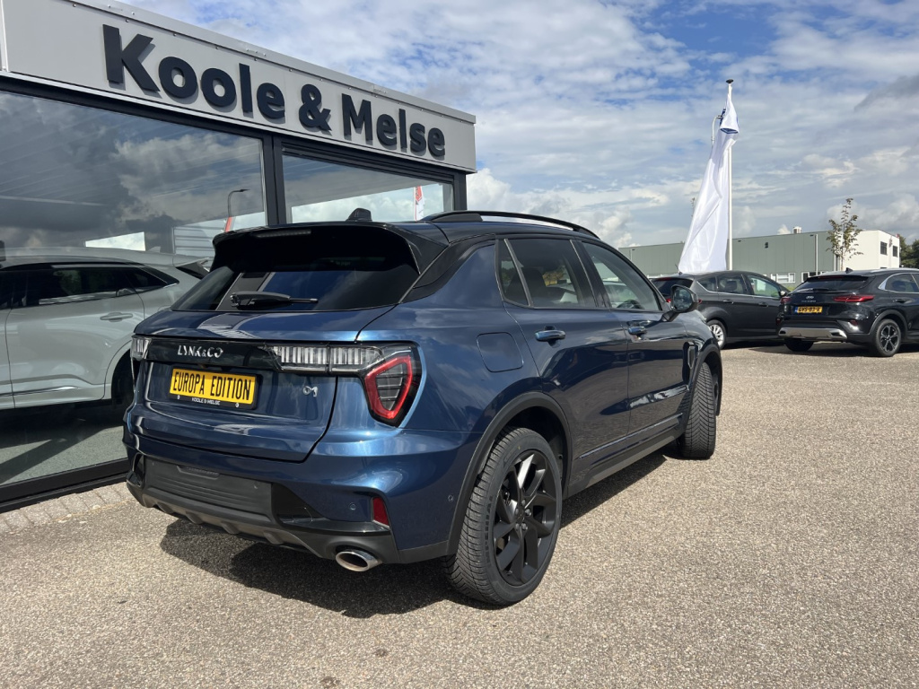 Lynk & Co 01