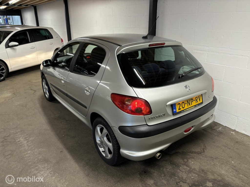 Peugeot 206