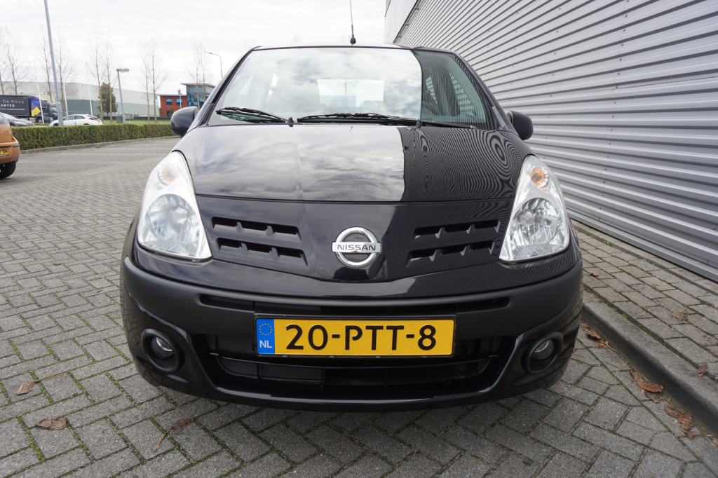 Nissan Pixo