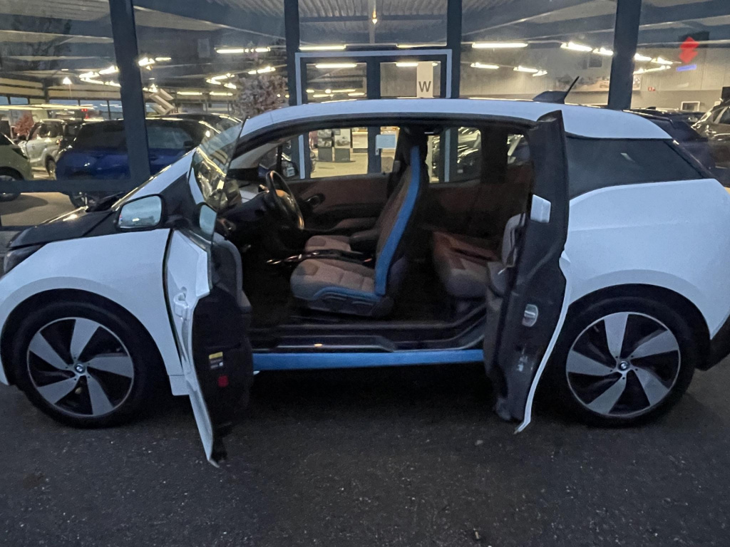 BMW I3