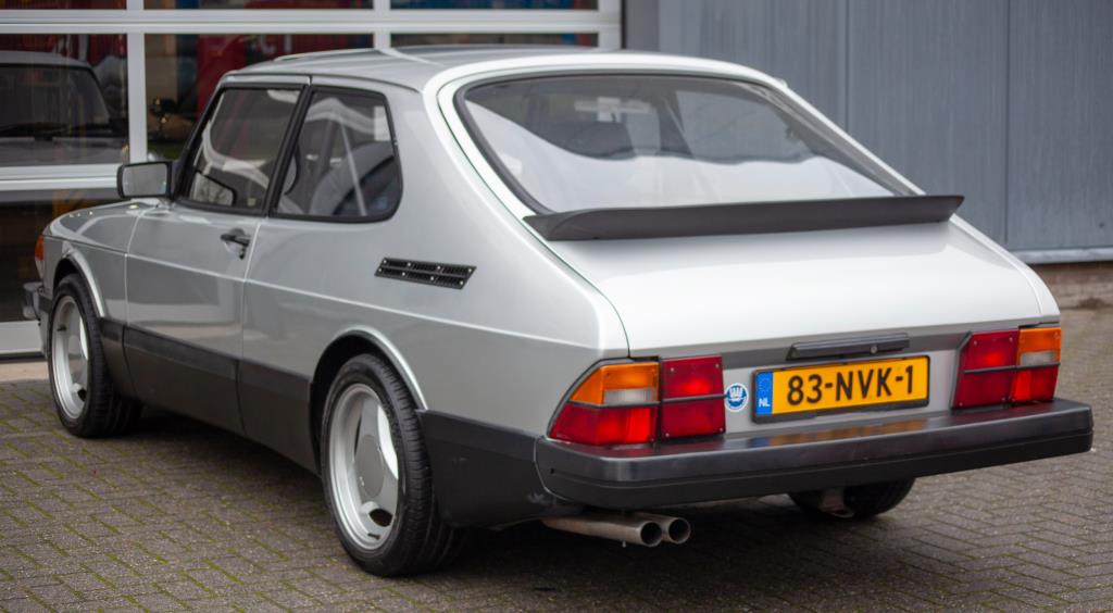 Saab 900