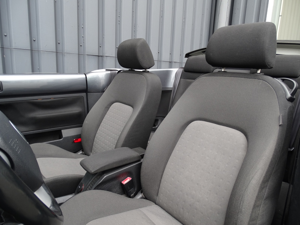 Volkswagen New Beetle