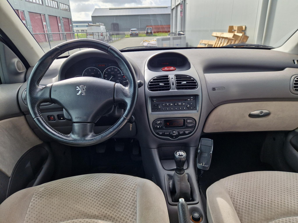 Peugeot 206