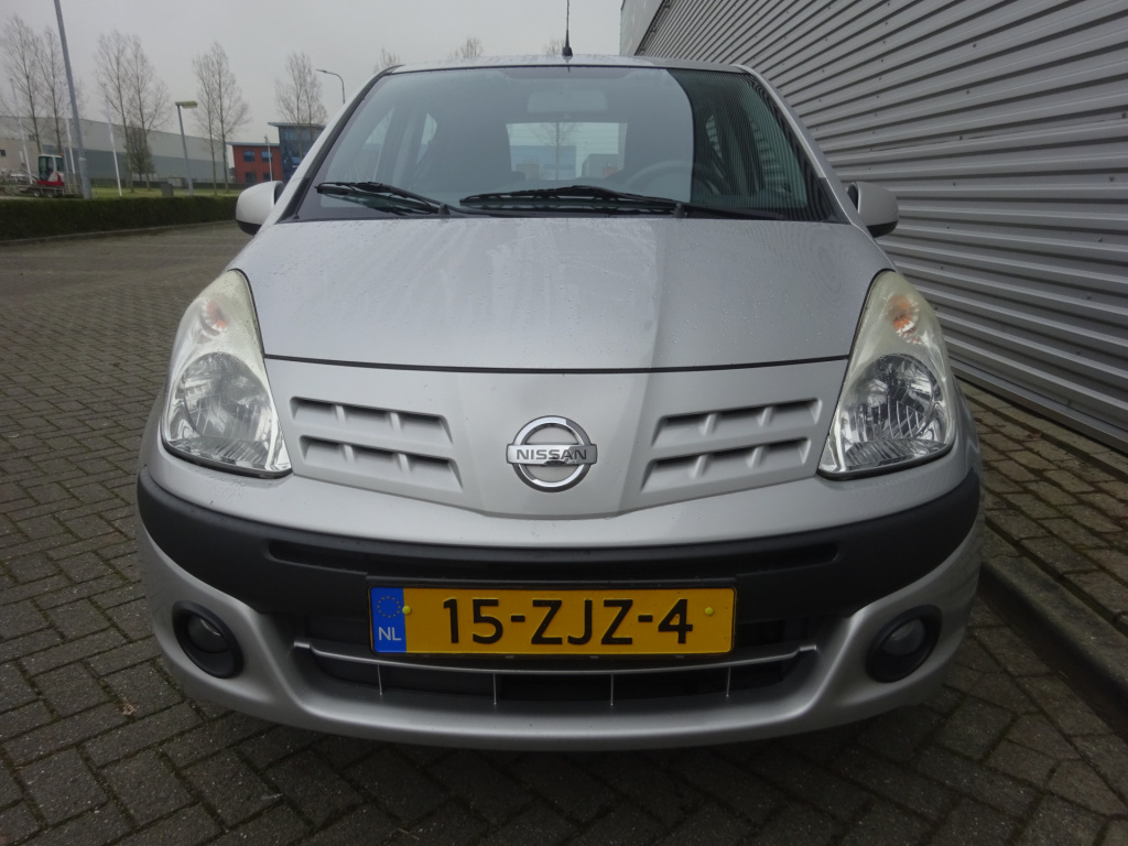 Nissan Pixo