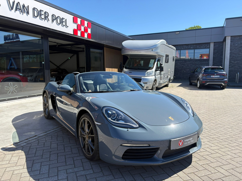 Porsche 718