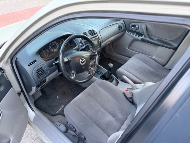 Mazda 323