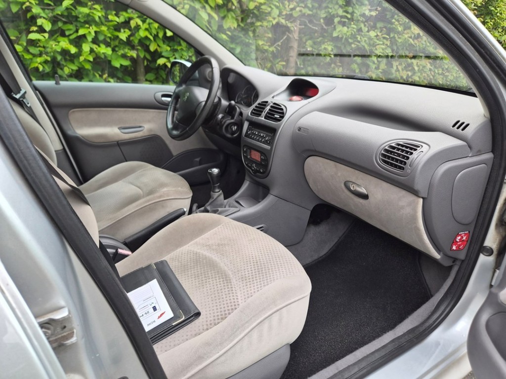 Peugeot 206